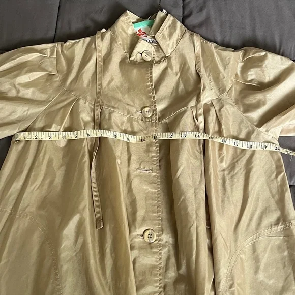 I. Magnin Beige Button-Up Rain Coat - Picture 5 of 5